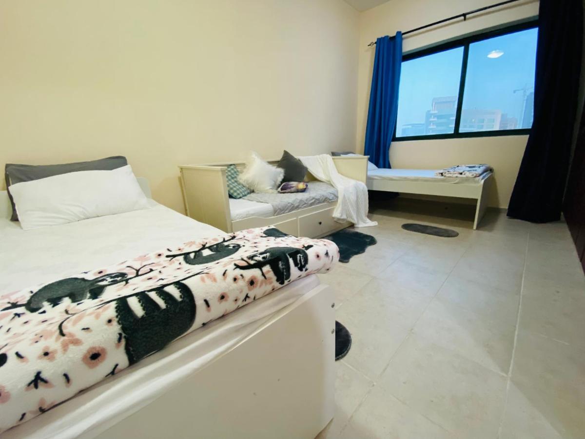 Nash Guest House Females Only 迪拜 外观 照片