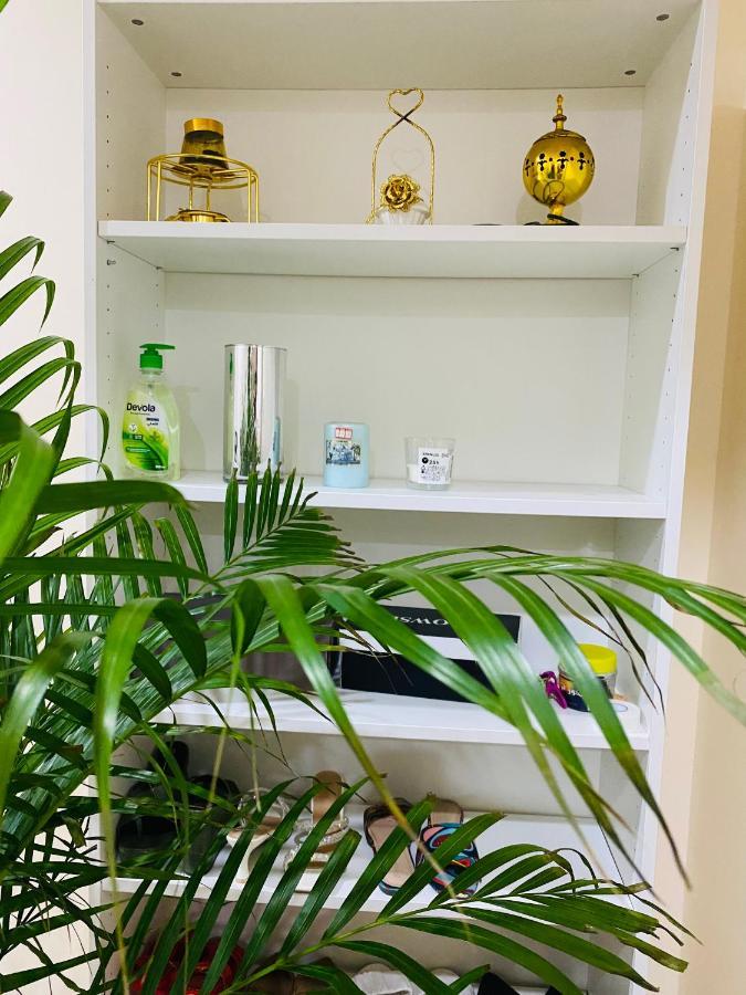 Nash Guest House Females Only 迪拜 外观 照片