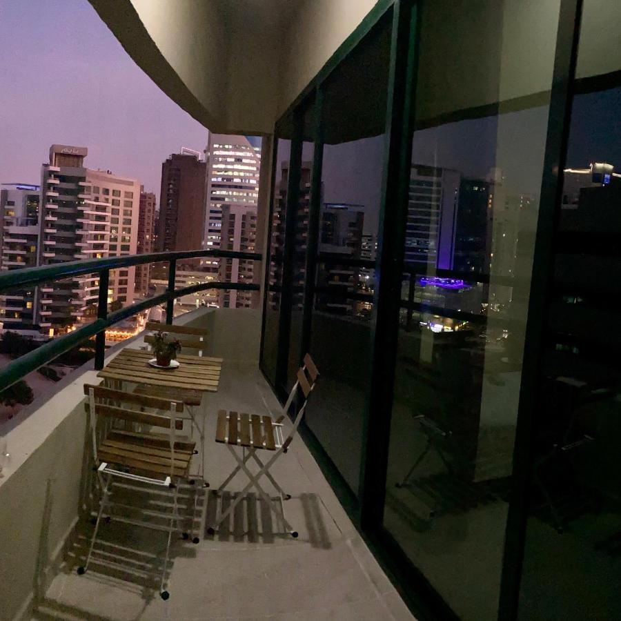 Nash Guest House Females Only 迪拜 外观 照片