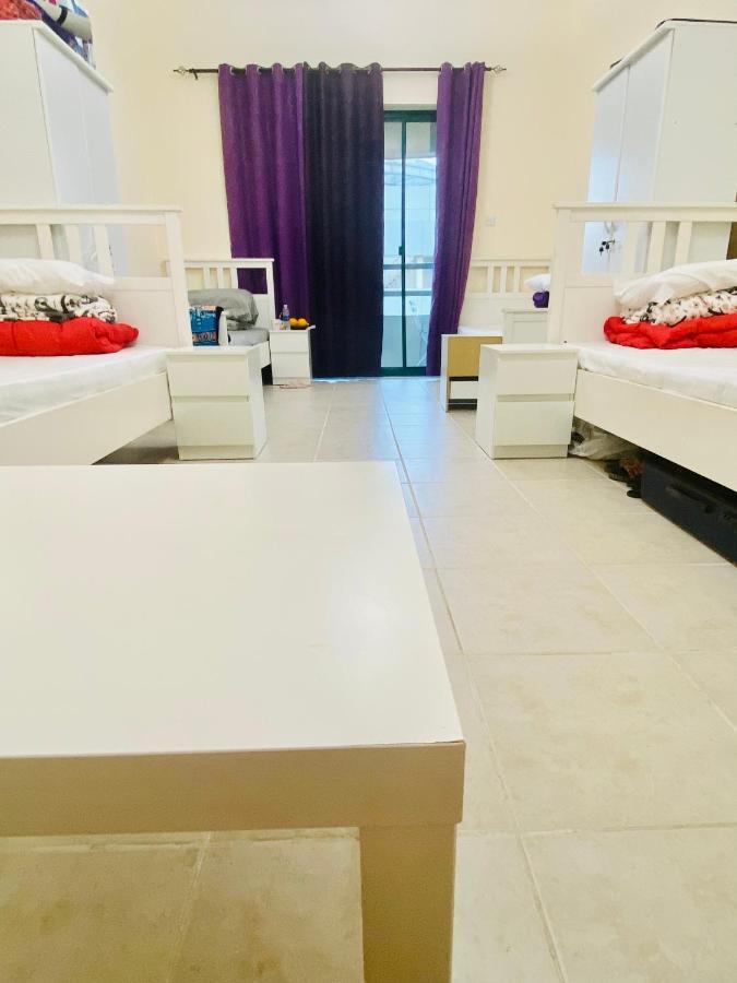 Nash Guest House Females Only 迪拜 外观 照片