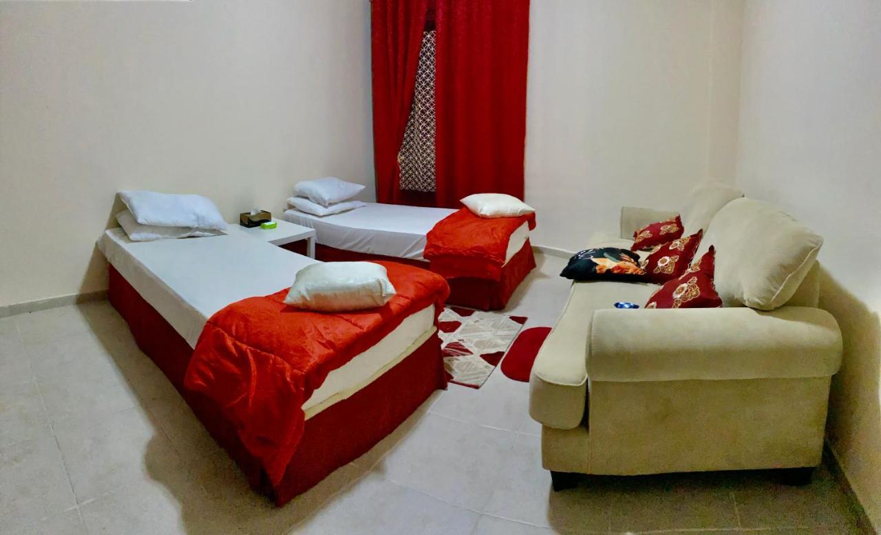 Nash Guest House Females Only 迪拜 外观 照片